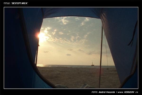 Fotografia: "Desteptarea" - Setul: "Marea mea Vama Veche", din Vama Veche, Romania / Roumanie, cu aparat Fujifilm FinePix S3000, data 2004-07-28 KERUCOV .ro © 1997 - 2008 || Andrei Vocurek