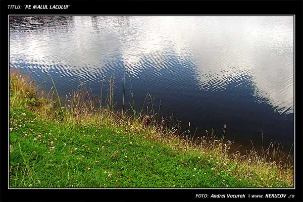 Fotografia: "Pe malul lacului" - Setul: "Pasul peste munti", din Muntii Bucegi, Romania / Roumanie, cu aparat Fujifilm FinePix S5100, data 2005-08-18 KERUCOV .ro © 1997 - 2008 || Andrei Vocurek