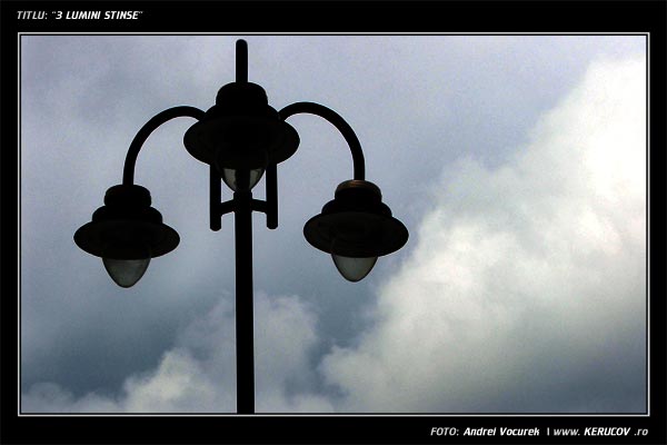 Fotografia: "3 lumini stinse" - Setul: "Orasul Brasov - Treceri si reveniri", din Brasov / Kronstadt, Romania / Roumanie, cu aparat Fujifilm FinePix S5100, data 2005-04-30 KERUCOV .ro © 1997 - 2008 || Andrei Vocurek
