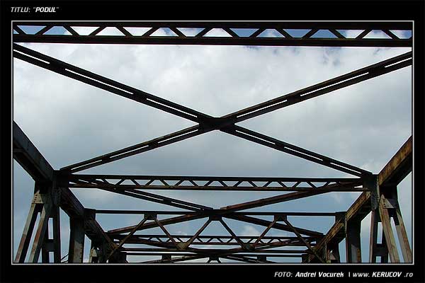 Fotografia: "Podul" - Setul: "Peisaj urban si suburban", din Mangalia, Romania / Roumanie, cu aparat Fujifilm FinePix S5100, data 2005-08-15 KERUCOV .ro © 1997 - 2008 || Andrei Vocurek
