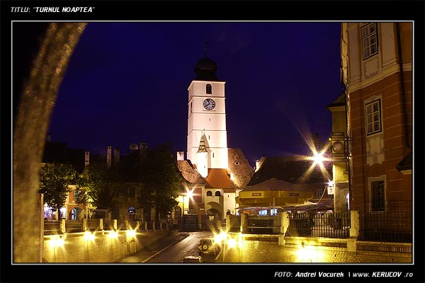 Fotografia: "Turnul noaptea" - Setul: "Orasul Sibiu - Printre picaturi", din Sibiu / Hermannstadt, Romania / Roumanie, cu aparat Fujifilm FinePix S5100, data 2005-09-21 KERUCOV .ro © 1997 - 2008 || Andrei Vocurek