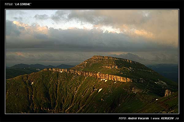 Fotografia: "La Cerdac" - Setul: "Pasul peste munti", din Muntii Bucegi, Romania / Roumanie, cu aparat Konica Minolta Dynax 5D, data 2006-07-16 KERUCOV .ro © 1997 - 2008 || Andrei Vocurek