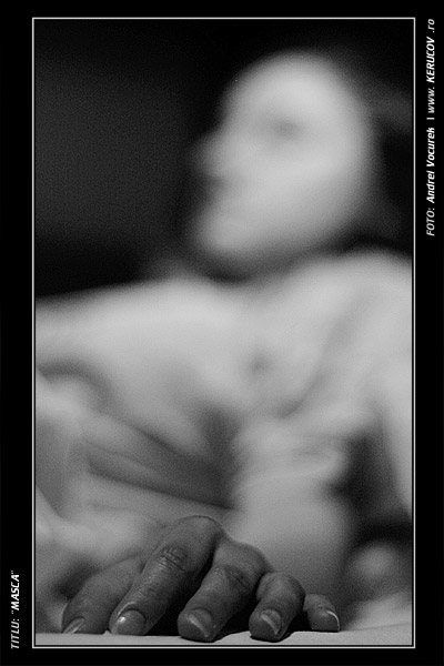 Fotografia: "Masca" - Setul: "Portrete cu, din si pentru suflet", din Bucuresti / Bucharest, Romania / Roumanie, cu aparat Konica Minolta Dynax 5D, data 2006-11-03 KERUCOV .ro © 1997 - 2008 || Andrei Vocurek