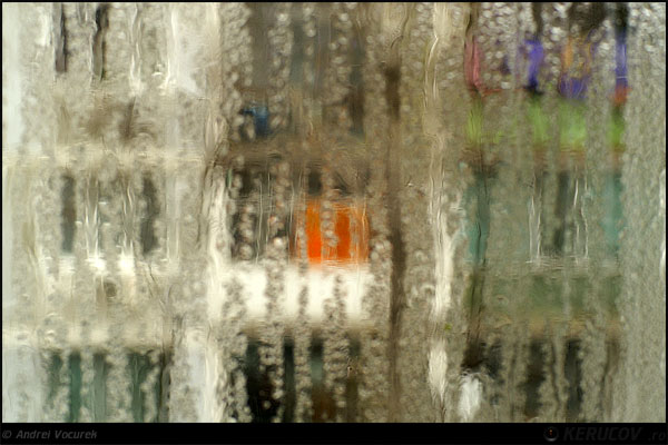 Fotografia: "dez-integrare" - Setul: "Orasul oarecare - Puncte peste asfalt", din Bucuresti / Bucharest, Romania / Roumanie, cu aparat Konica Minolta Dynax 5D, data 2006-12-26 KERUCOV .ro © 1997 - 2008 || Andrei Vocurek