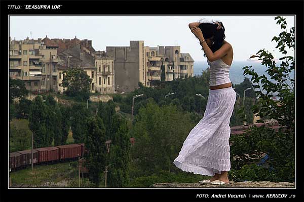 Fotografia: "Deasupra lor" - Setul: "Portrete cu, din si pentru suflet", din Bucuresti / Bucharest, Romania / Roumanie, cu aparat Konica Minolta Dynax 5D, data 2006-08-05 KERUCOV .ro © 1997 - 2008 || Andrei Vocurek