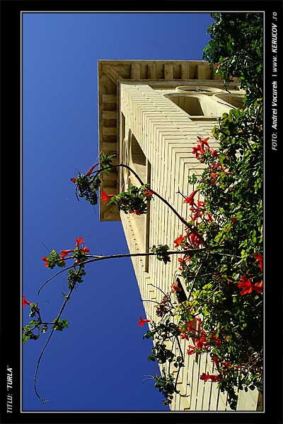 Fotografia: "Turla" - Setul: "Orasul oarecare - Puncte peste asfalt", din Rethymnon, Grecia, Insula Creta / Greece, Crete, cu aparat Konica Minolta Dynax 5D, data 2006-09-21 KERUCOV .ro © 1997 - 2008 || Andrei Vocurek
