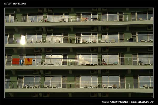 Fotografia: "Hoteliere" - Setul: "Imagini la malul Marii Negre", din Mamaia, Romania / Roumanie, cu aparat Konica Minolta Dynax 5D, data 2006-08-06 KERUCOV .ro © 1997 - 2008 || Andrei Vocurek
