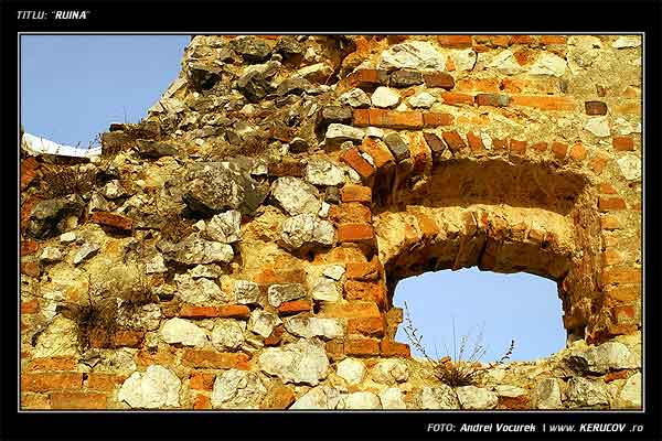 Fotografia: "Ruina" - Setul: "Orasul Rasnov - Cetatea Rasnov sec. XIII", din Rasnov / Rosenau, Romania / Roumanie, cu aparat Konica Minolta Dynax 5D, data 2006-01-28 KERUCOV .ro © 1997 - 2008 || Andrei Vocurek