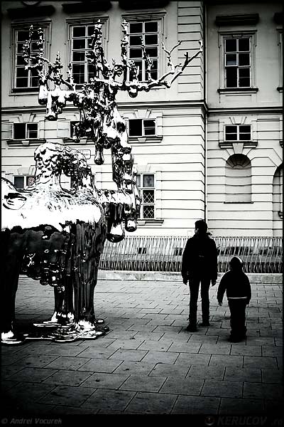 Fotografia: "Monstrul" - Setul: "Plimbari si vederi din Viena", din Viena / Vienna / Wien, Austria / Osterreich, cu aparat Konica Minolta Dynax 5D, data 2007-10-31 KERUCOV .ro © 1997 - 2008 || Andrei Vocurek