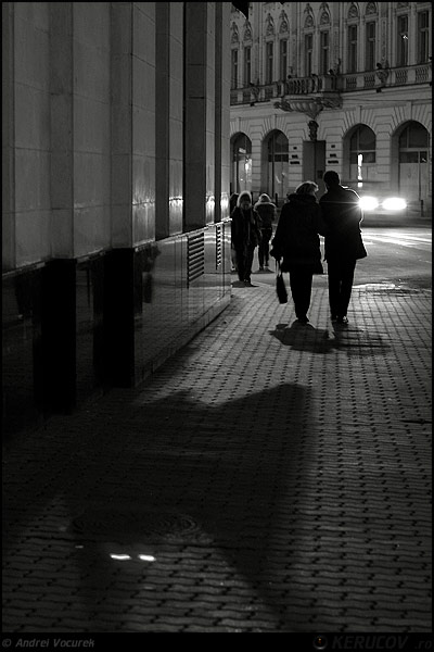 Fotografia: "Noapte in doi" - Setul: "Printre oameni ca noi", din Bucuresti / Bucharest, Romania / Roumanie, cu aparat Konica Minolta Dynax 5D, data 2007-02-04 KERUCOV .ro © 1997 - 2008 || Andrei Vocurek