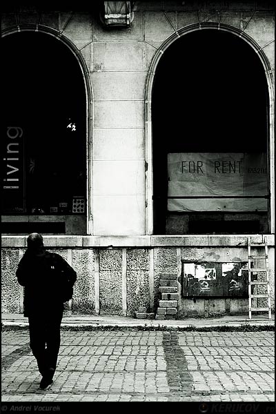 Fotografia: "Living... for rent" - Setul: "Portrete cu, din si pentru suflet", din Bucuresti / Bucharest, Romania / Roumanie, cu aparat Konica Minolta Dynax 5D, data 2007-04-30 KERUCOV .ro © 1997 - 2008 || Andrei Vocurek