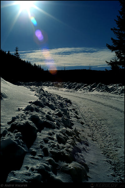 Fotografia: "Drum in Soare" - Setul: "Pasul peste munti", din Paltinis, Romania / Roumanie, cu aparat Konica Minolta Dynax 5D, data 2007-01-14 KERUCOV .ro © 1997 - 2008 || Andrei Vocurek