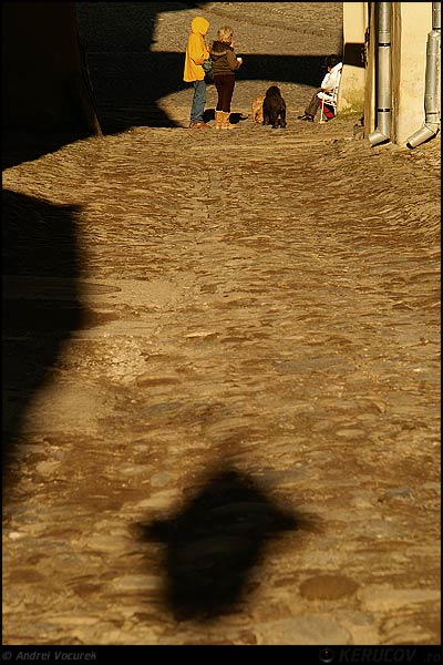 Fotografia: "Inainte" - Setul: "Orasul Sighisoara - Cetatea Medievala", din Sighisoara / Schassburg, Romania / Roumanie, cu aparat Konica Minolta Dynax 5D, data 2007-02-18 KERUCOV .ro © 1997 - 2008 || Andrei Vocurek