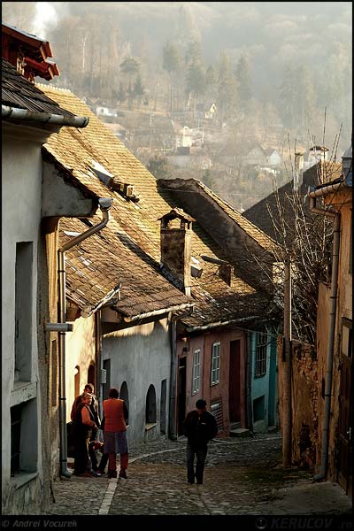 Fotografia: "Sighisoreni" - Setul: "Orasul Sighisoara - Cetatea Medievala", din Sighisoara / Schassburg, Romania / Roumanie, cu aparat Konica Minolta Dynax 5D, data 2007-02-18 KERUCOV .ro © 1997 - 2008 || Andrei Vocurek